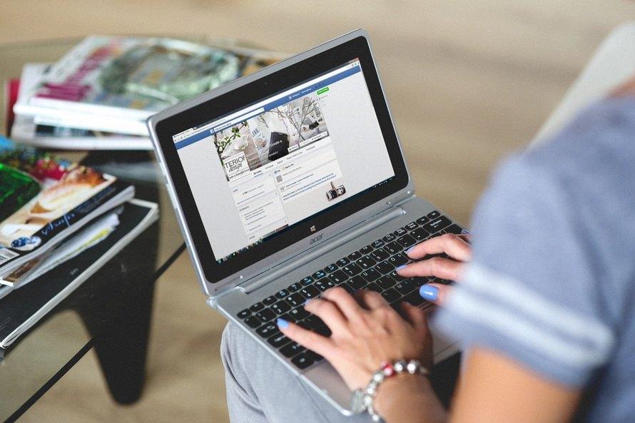laptop | Online Marketing Surrey | Thunderbolt Digital